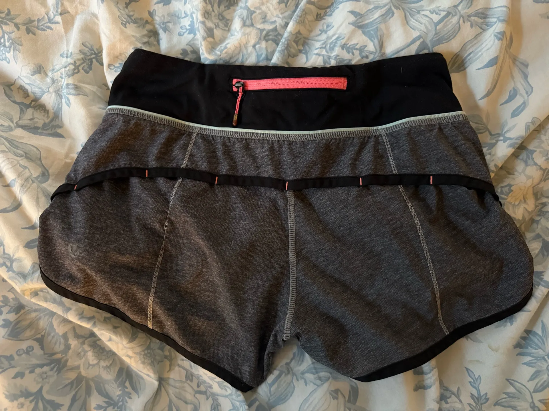 Lululemon  Speed Shorts 2.5" Low-Rise - Image 2