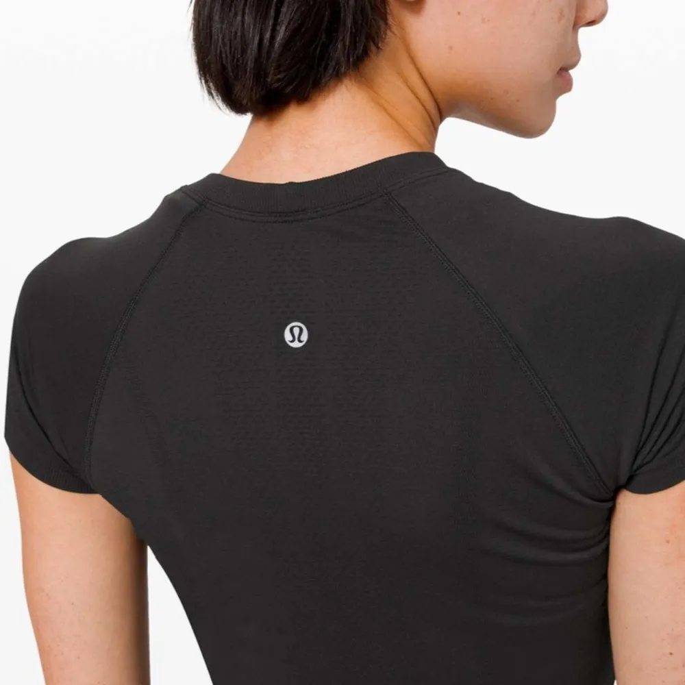 Lululemon Swiftly Tech Short Sleeve - Image 4