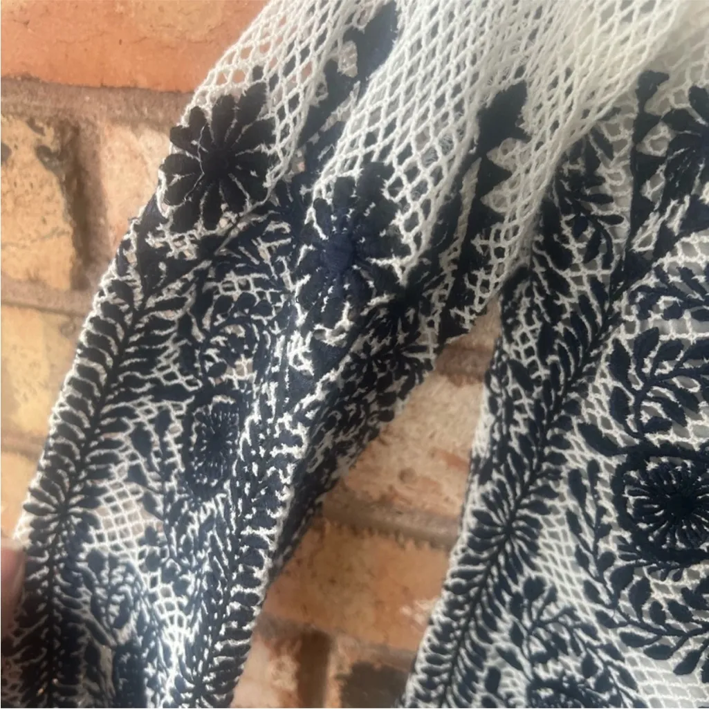 Sea New York White and Navy Lace Top Size 4 - Image 5