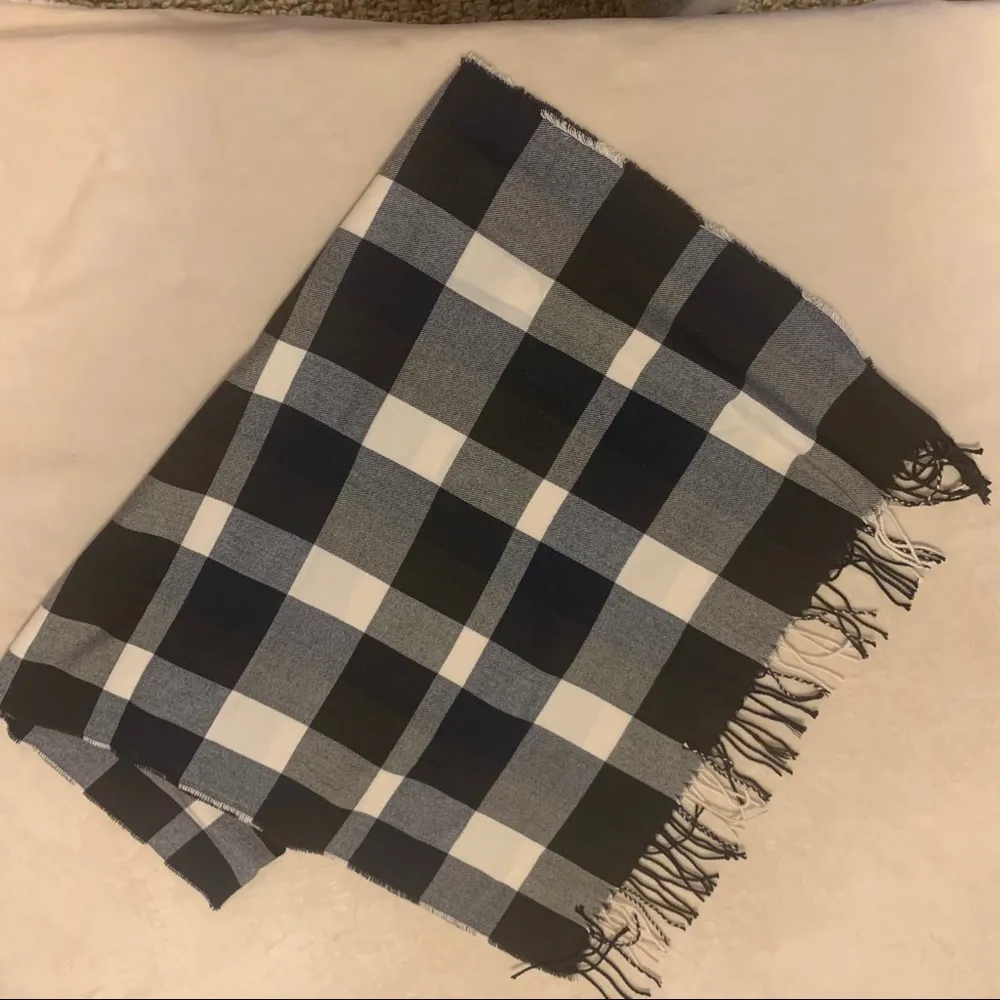 Plush Ultra Soft Plaid Scarf with Fringe Tassels Navy and White - Image 5