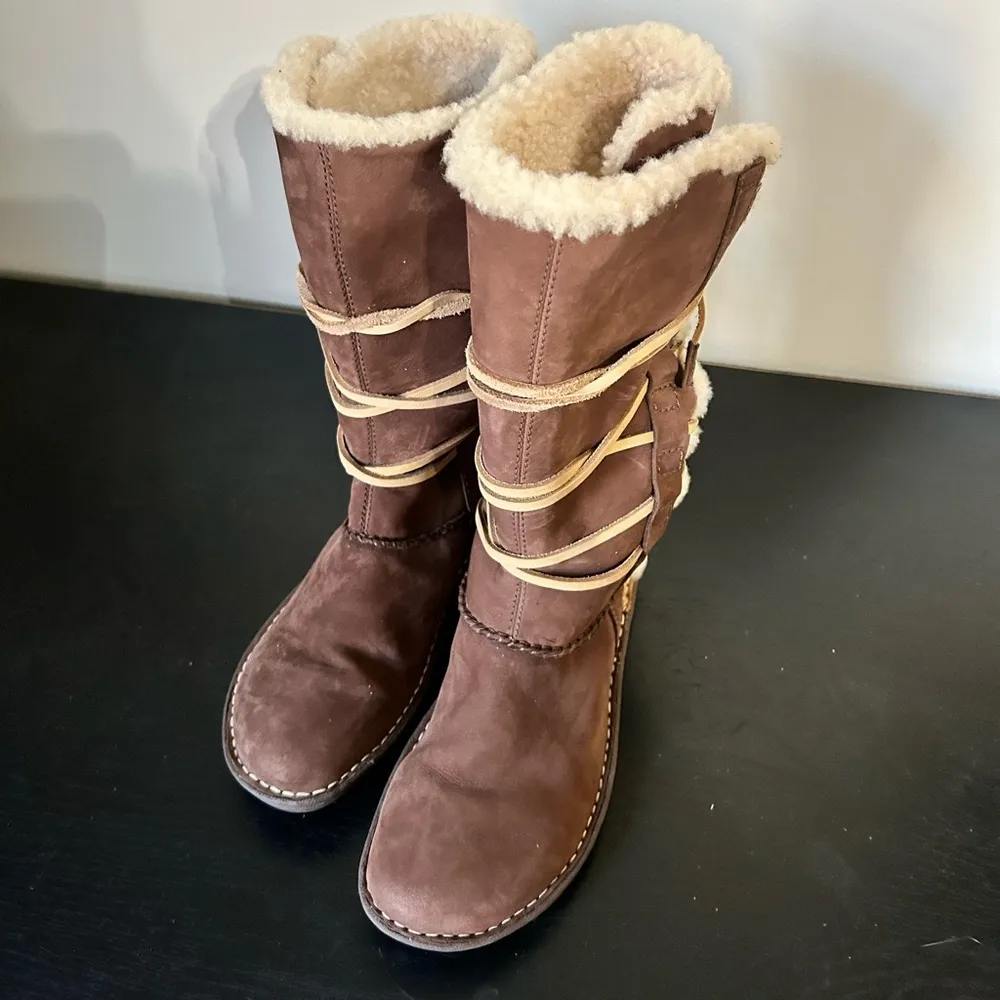 UGG Australia ‘Catalina’ Sheepskin Lace Up Leather Boots 1634 - Image 8