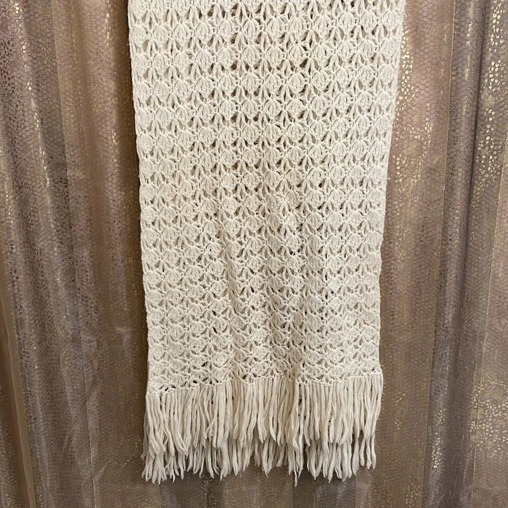 Ivory open knitted long fringed crochet scarf/shawl boho/macrame style, EUC - Image 6