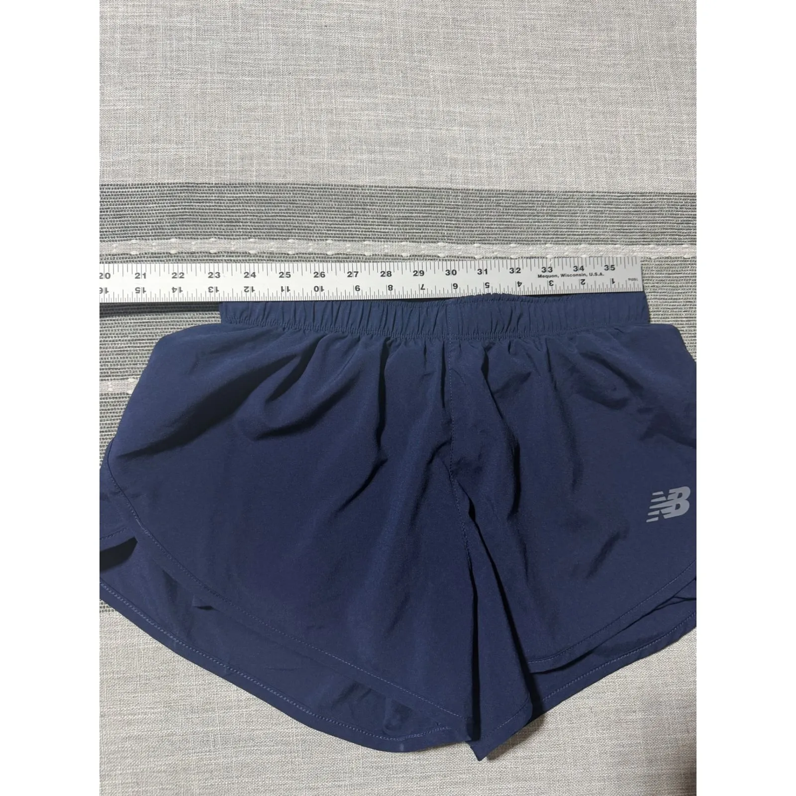 New Balance Women Navy Blue Running Shorts Athletic Workout Gym Size Small - Image 4