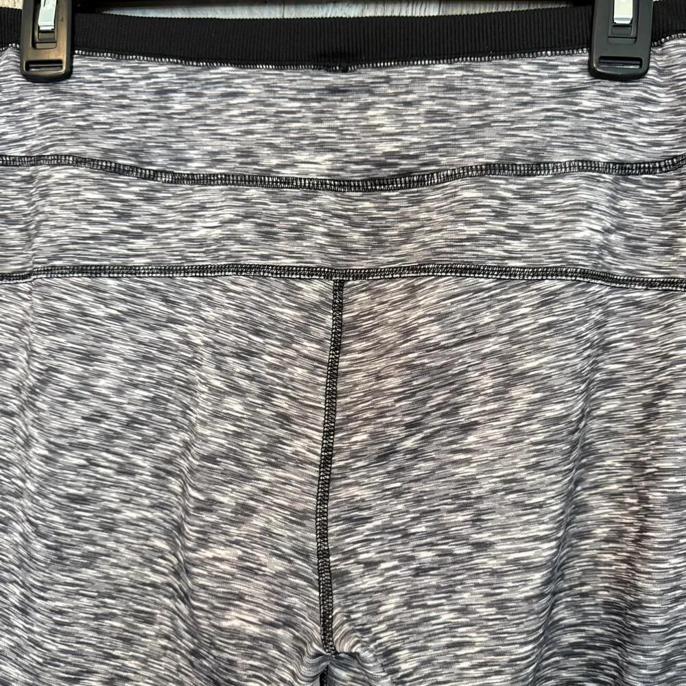 Stylish Gray Athletic Capris with Black Accents Women's Size L Charlotte Russe - Image 8