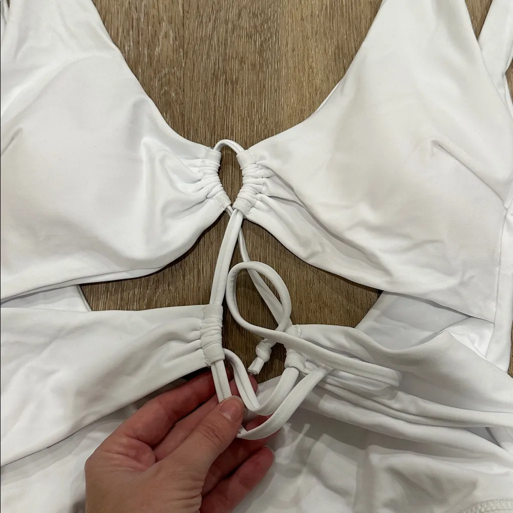 White Cutout One - Image 2