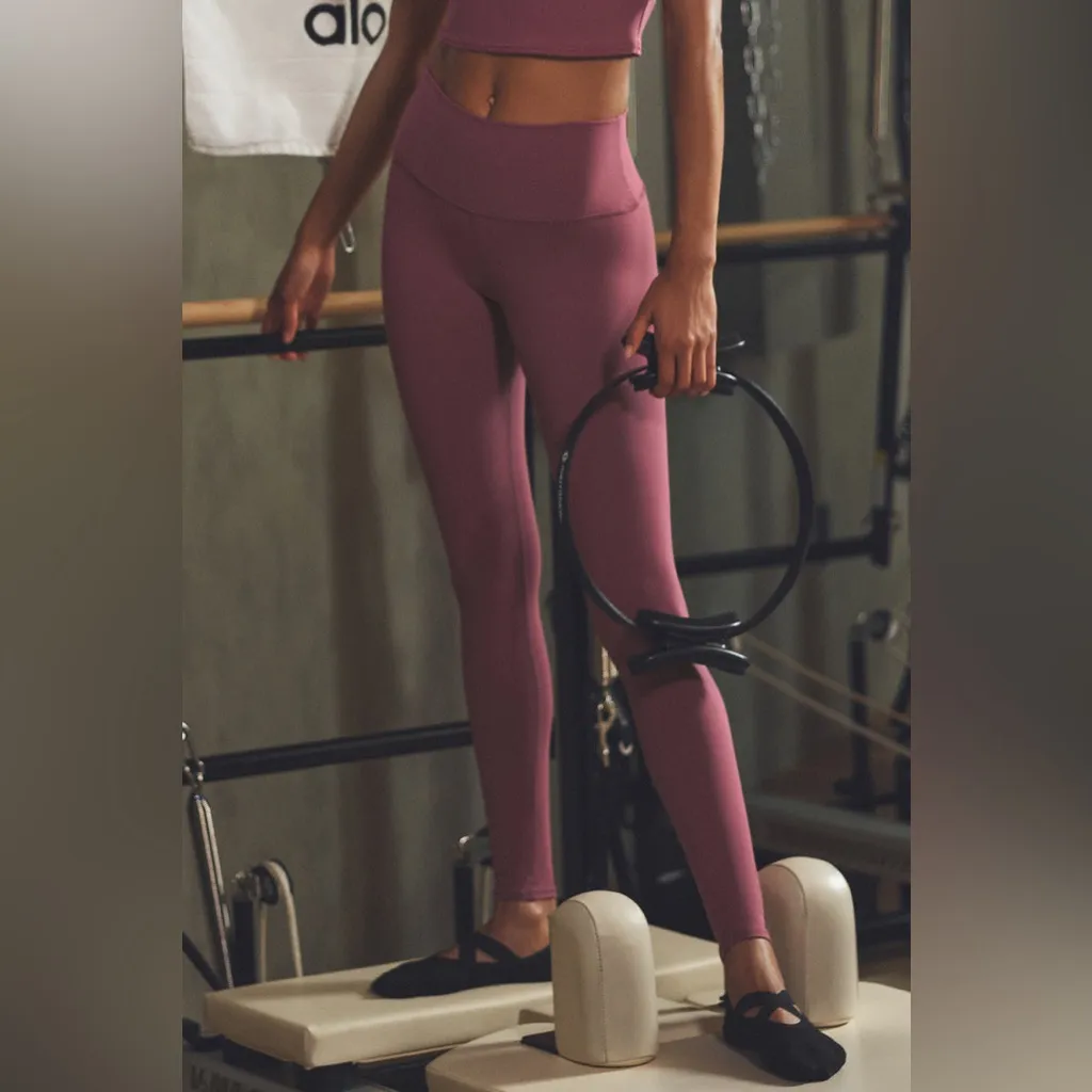 Alo Yoga High-Waist Airbrush Legging - Image 2