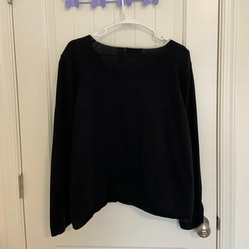 EUC Alfred Dunner women’s‎ black cream embroidered scalloped neckline sweater - Image 5