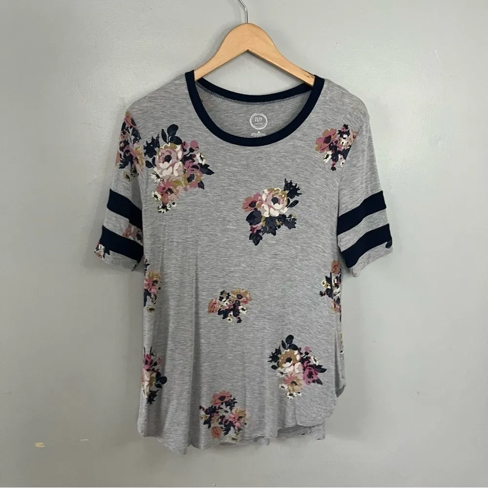 Maurices 24/7 Floral Flowers Loose Fit Tunic Shirt Grey Medium - Image 3