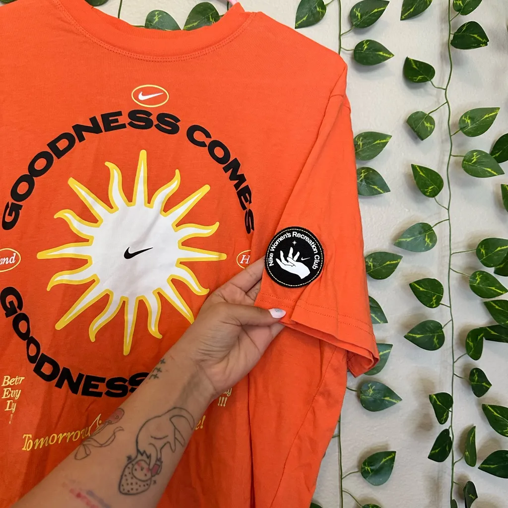 Nike Vibrant Orange Tee with Sun Graphic - Image 3