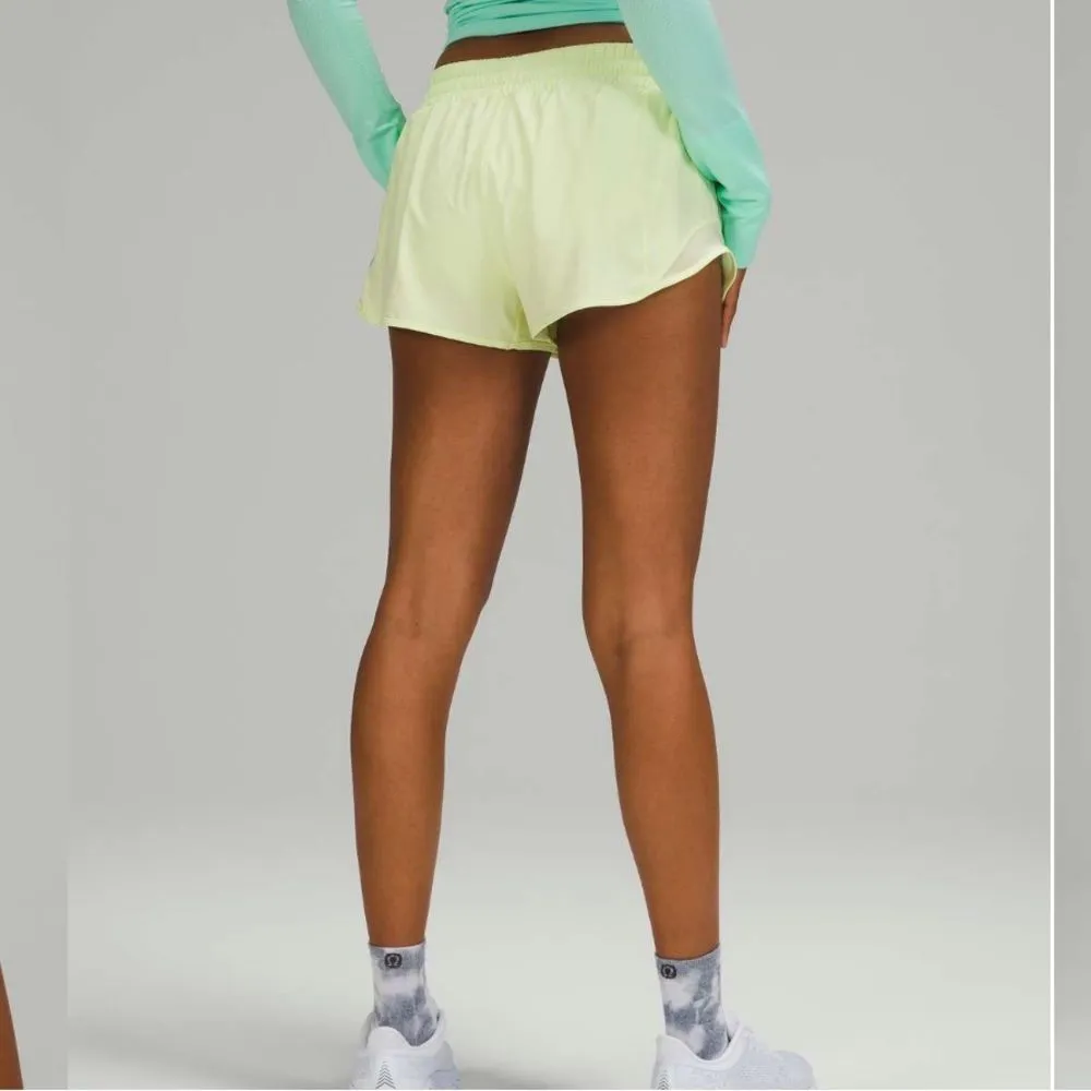 Lululemon Women’s Size‎ 8 Hotty Hot Low Rise Short 2.5" Crispin Green - Image 5
