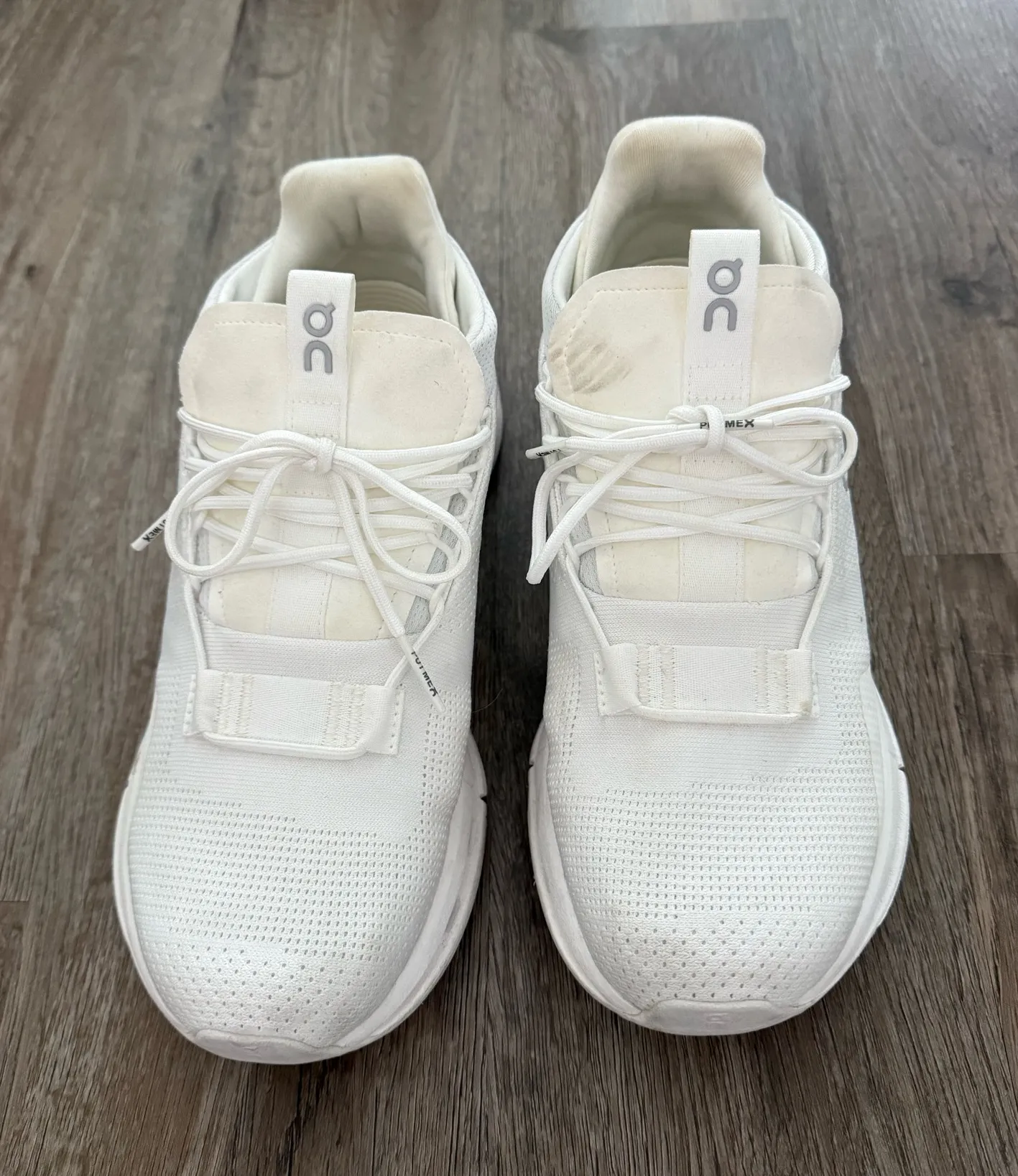 on cloud  Running Shoes - Image 2