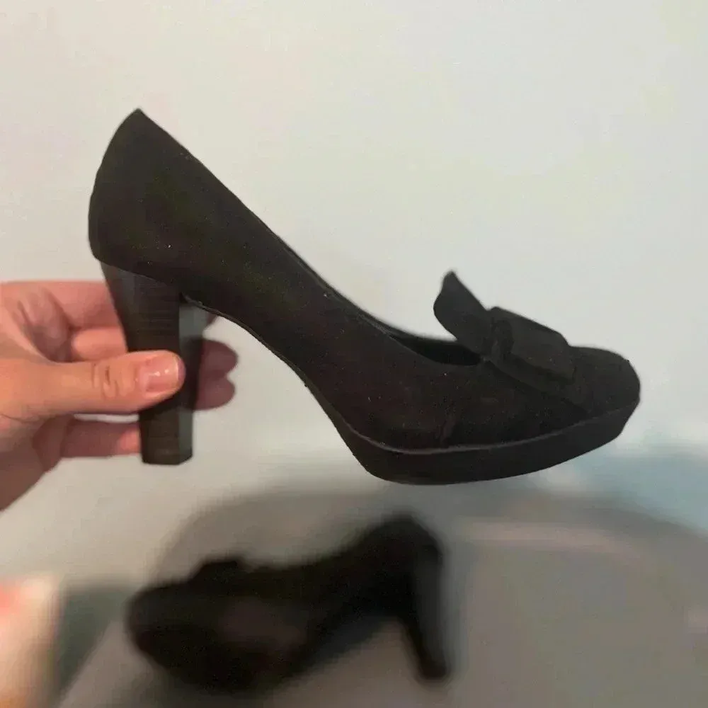 Solesenseability Womens‎ Ladies Black Suede w/Bow Pumps Heels Shoes Size 6.5 - Image 2