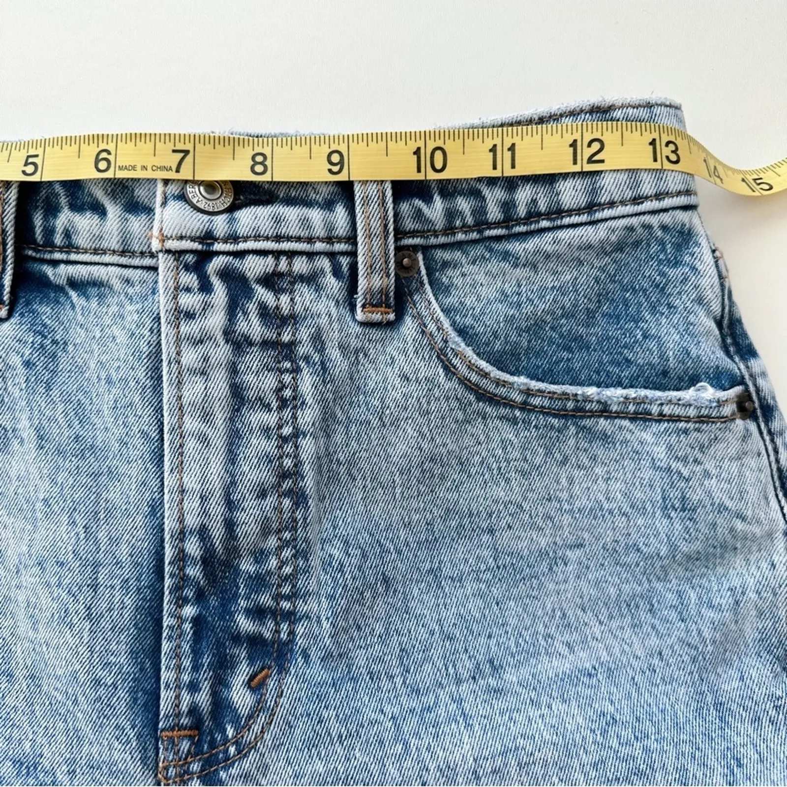 Abercrombie & Fitch 90s Skinny High Rise Distressed Jeans - Image 12