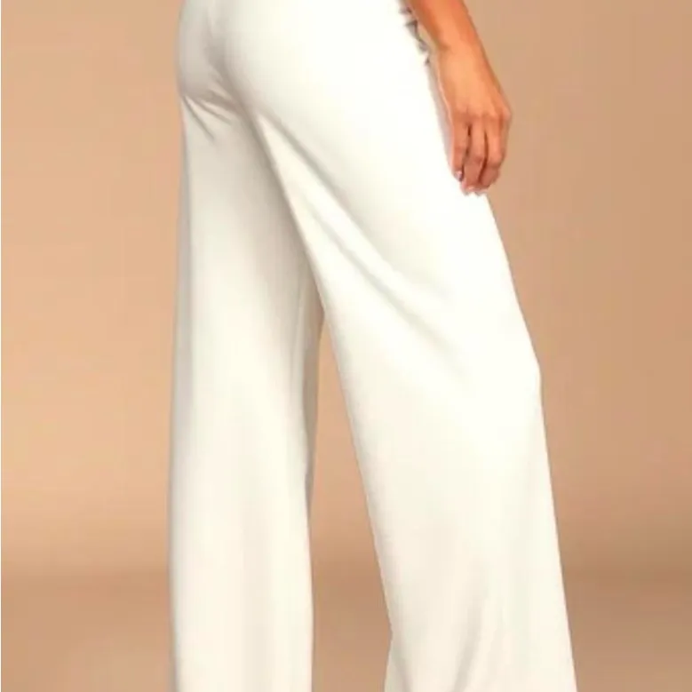 Lulu's White Wide Leg High Waisted Jumpsuit Size M - Image 2