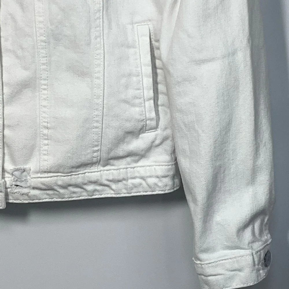 Vigoss white long sleeve, jean denim jacket, size medium - Image 5