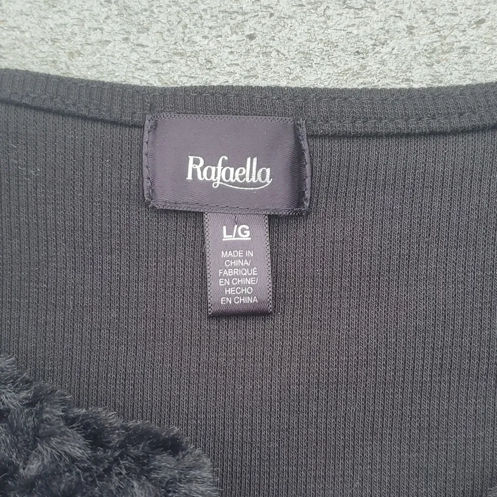 Rafaella Black Faux Fur Open Front Vest with Ribbed Back - Image 8