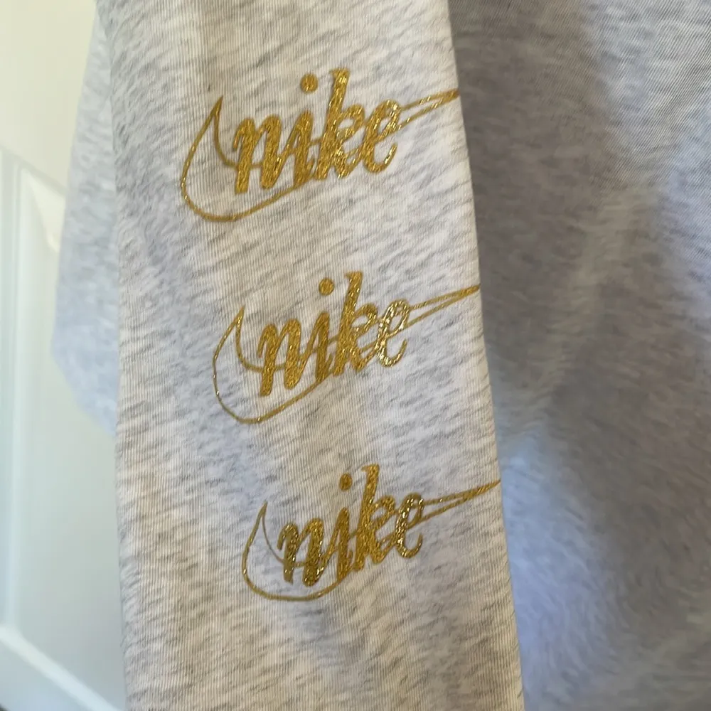 Nike Long Sleeve Gold Sparkle Logo Tee Large - Image 3