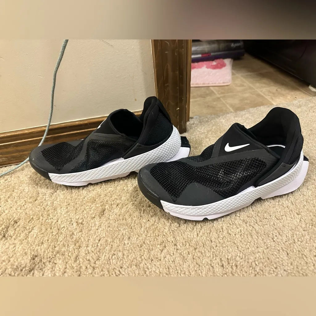 Nike Black and White Women's Shoes - Image 6