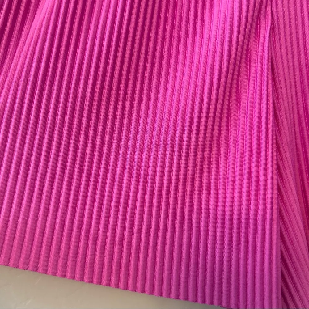 Joie magenta pink flowy accordion pleat ribbed dress shorts size medium - Image 14