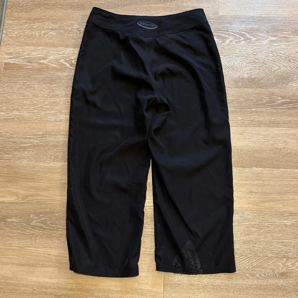 Patagonia Pataloha Black Capri Pants Women’s Size 6 - Image 2