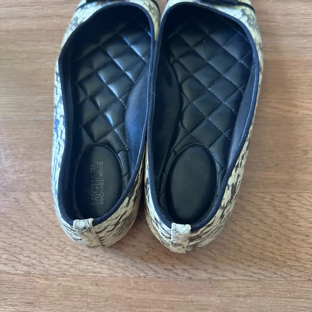 Michael Kors Snakeskin Pattern Flats with Bow Accent - Image 3