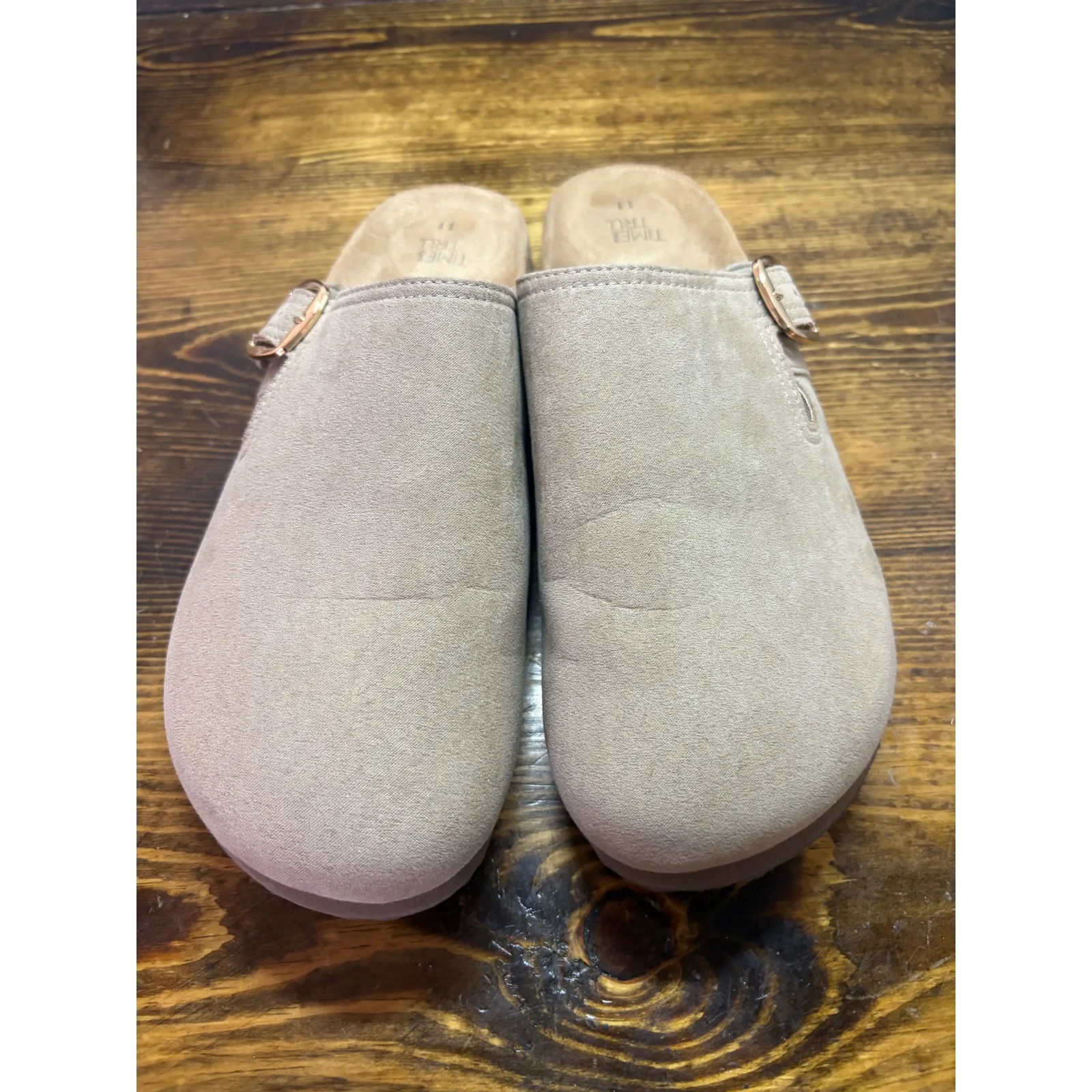 Time And Tru Tan Clogs Size 11 - Image 3