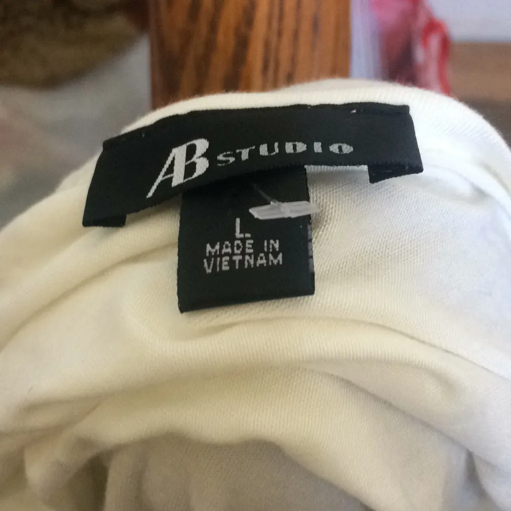 AB Studio FINAL MARKDOWN NWT Ladies’  Top (L) - Image 4