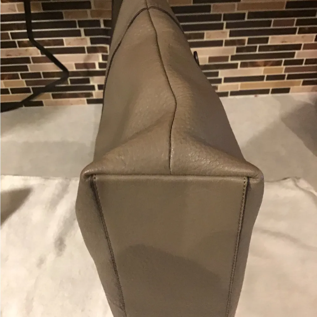 VINCE CAMUTO SOFTEST  PEBBLE LEATHER - Image 4