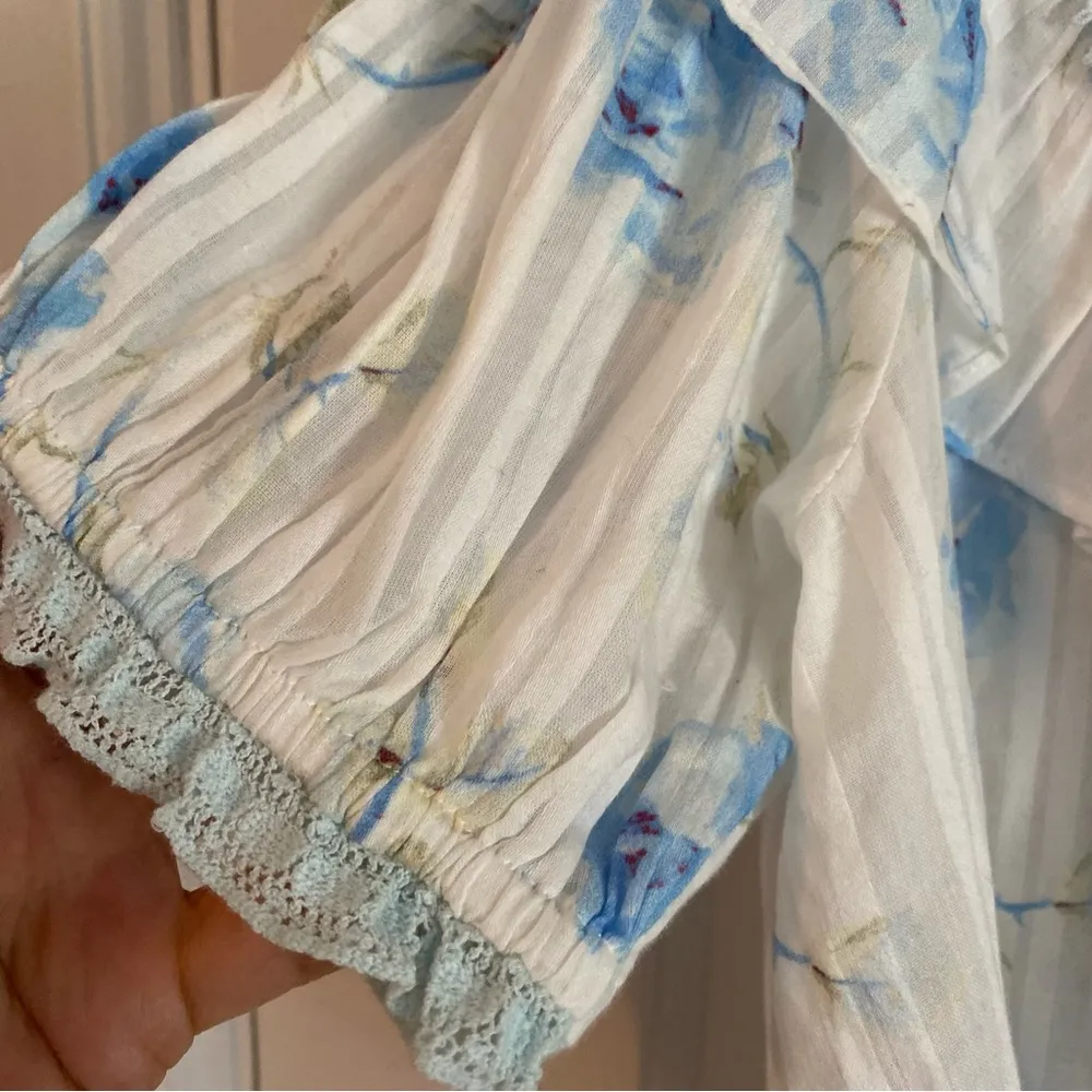 LoveShack Fancy XS Light Blue & White Floral Crop Blouse - Image 8