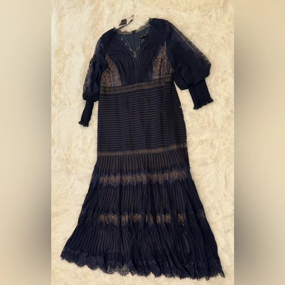 NWOT TADASHI SHOJI Nyssa Bishop Long Sleeve Navy not blue nude Gown Sz 18 - Image 3