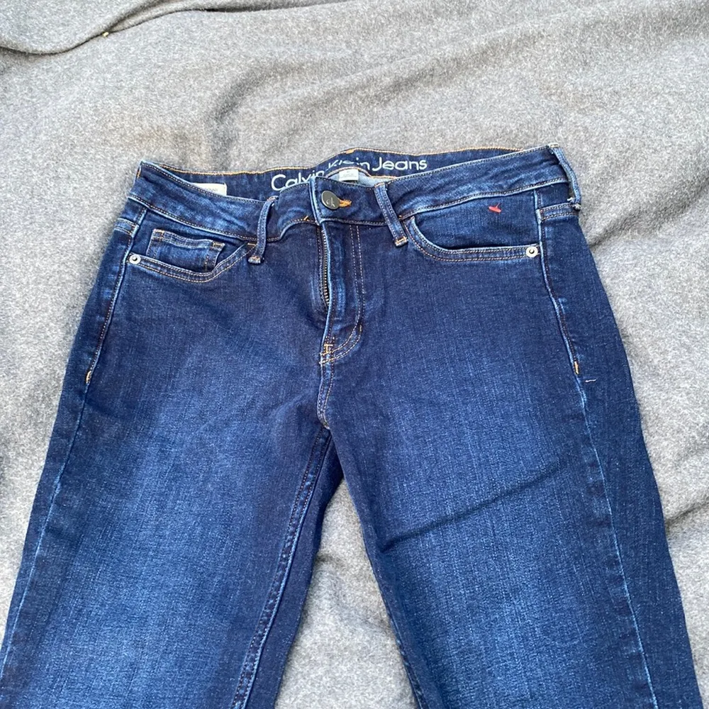 Calvin Klein Jeans SIZE 6 - Image 2
