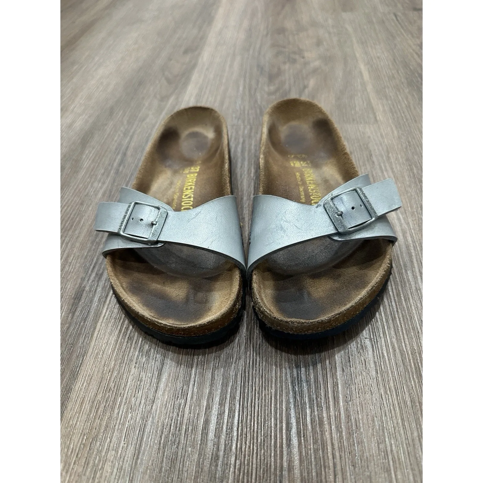 Birkenstock Women's Silver Buckle Sandals Silver Slide‎ Size 37. boho - Image 2