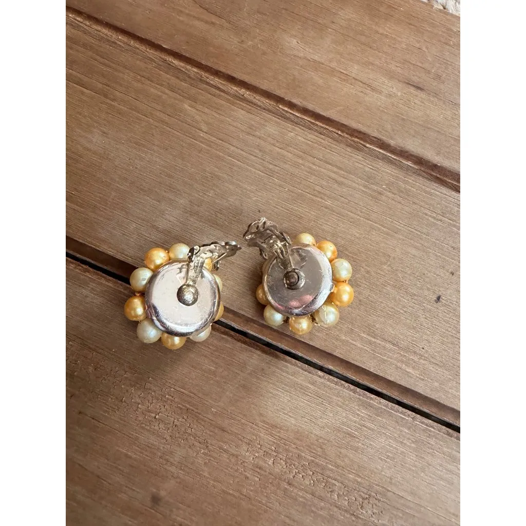 Vintage Gold & Cream Beaded Clip - Image 9