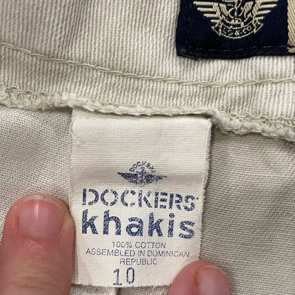 Dockers  Khakis Shorts Distressed Women’s 10 - Image 4