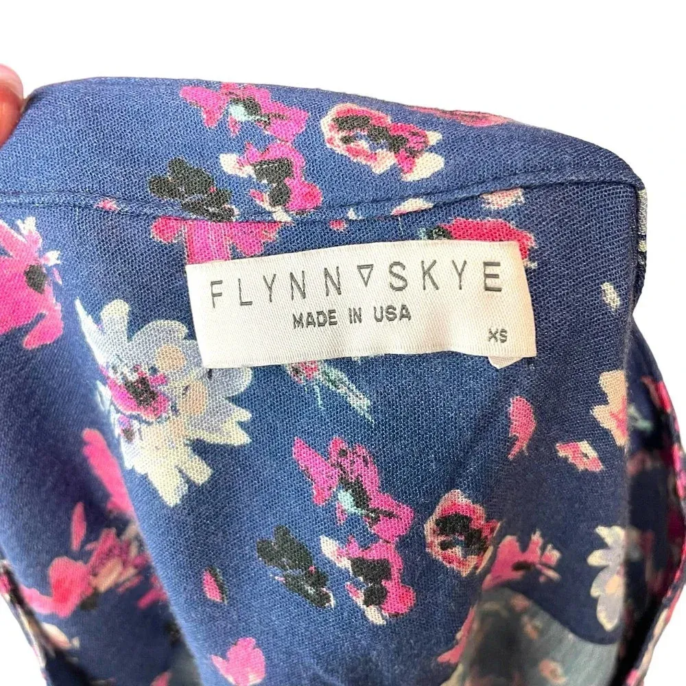 Flynn Skye Get Away‎ Lace Up Front Blouse Blue Pink Floral Print Size XS - Image 5