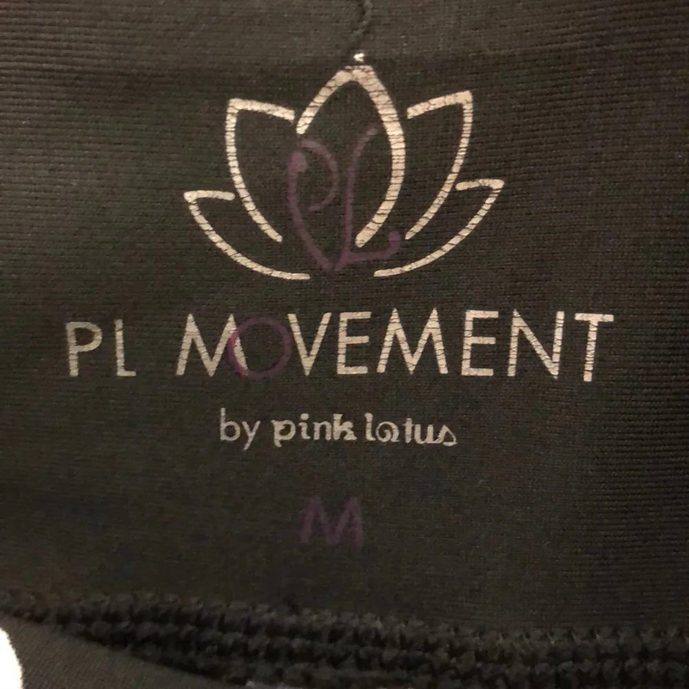 Pink Lotus Yoga Floral Capris Medium - Image 4