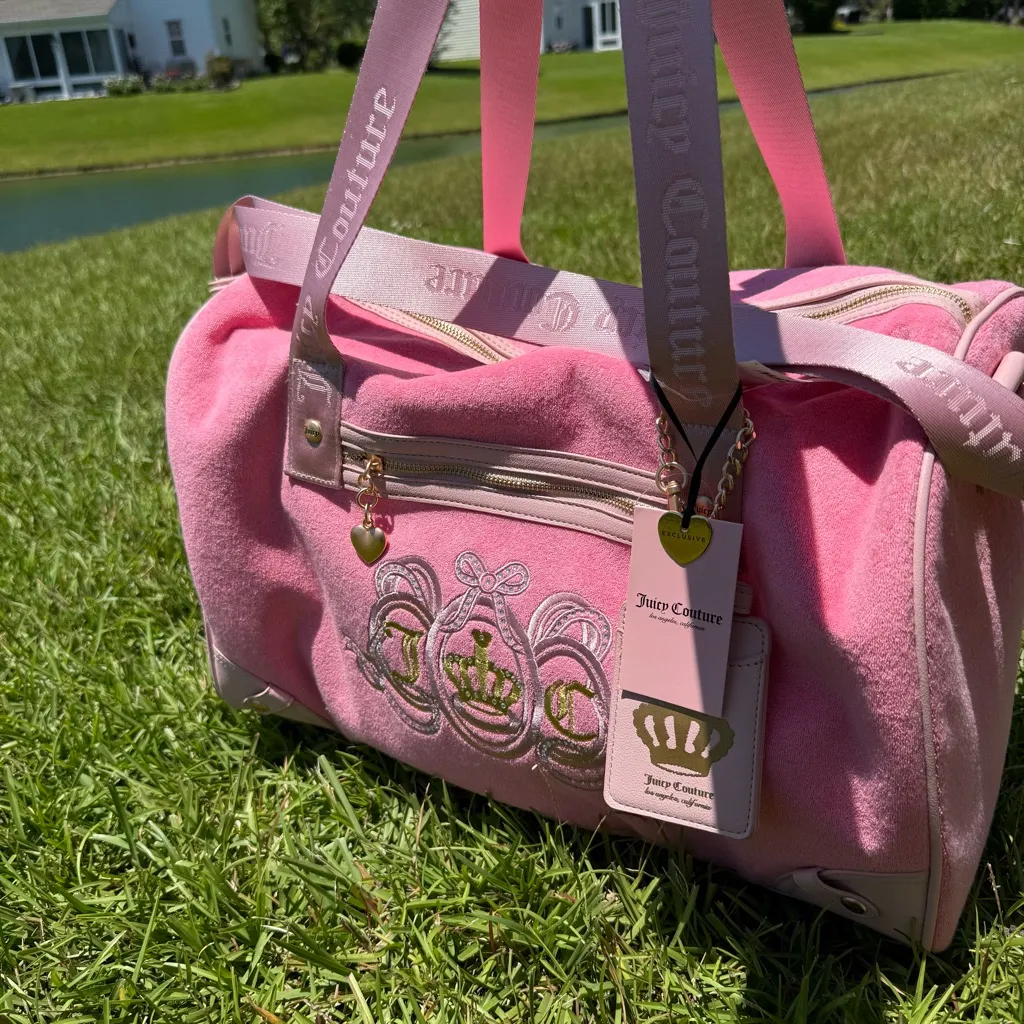 Juicy Couture Pink Travel Bag duffle bag with Gold Accents weekender - Image 4