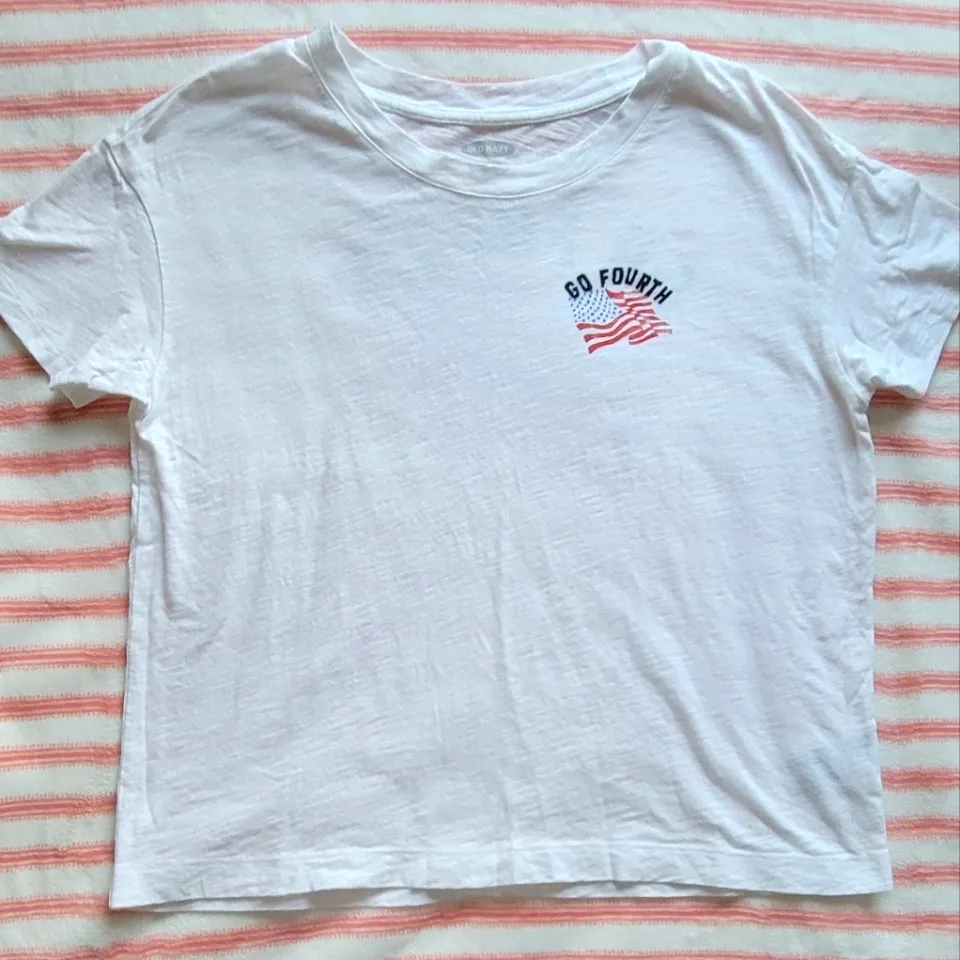 Old Navy Loose Americana Graphic Easy T-Shirt for Women - Image 4