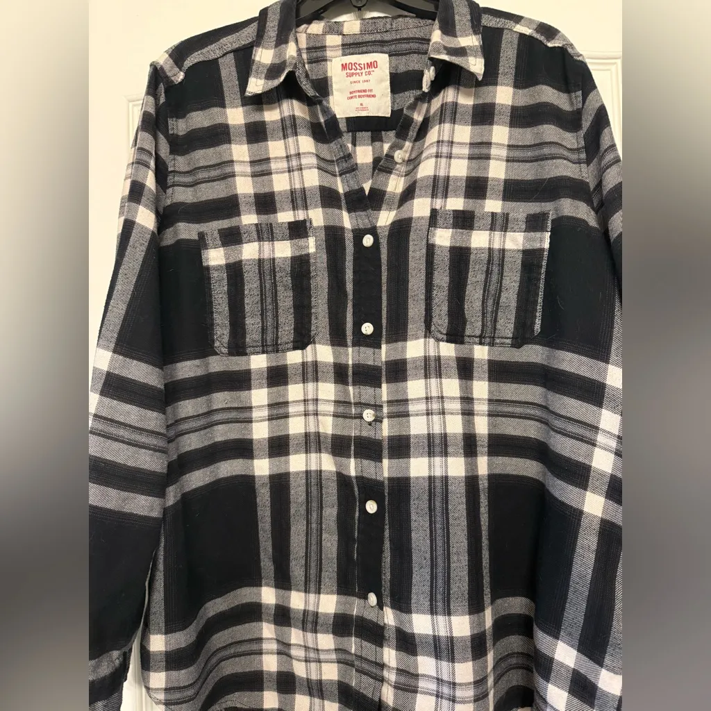 Comfy Mossimo Boyfriend Fit Size XL Flannel Black, White, Gray Plaid Black - Image 8