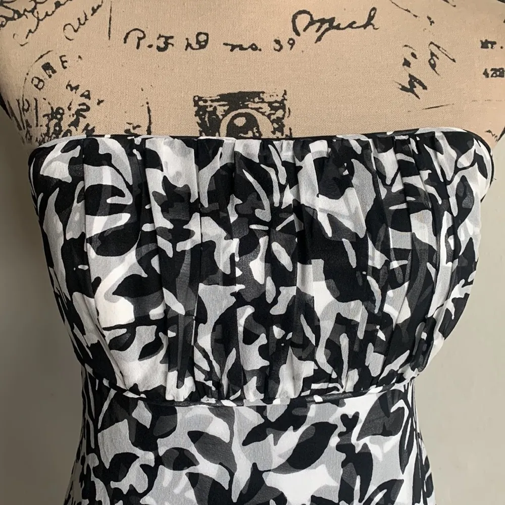 White House Black Market Strapless Silk Black White Dress Sz 2 - Image 6