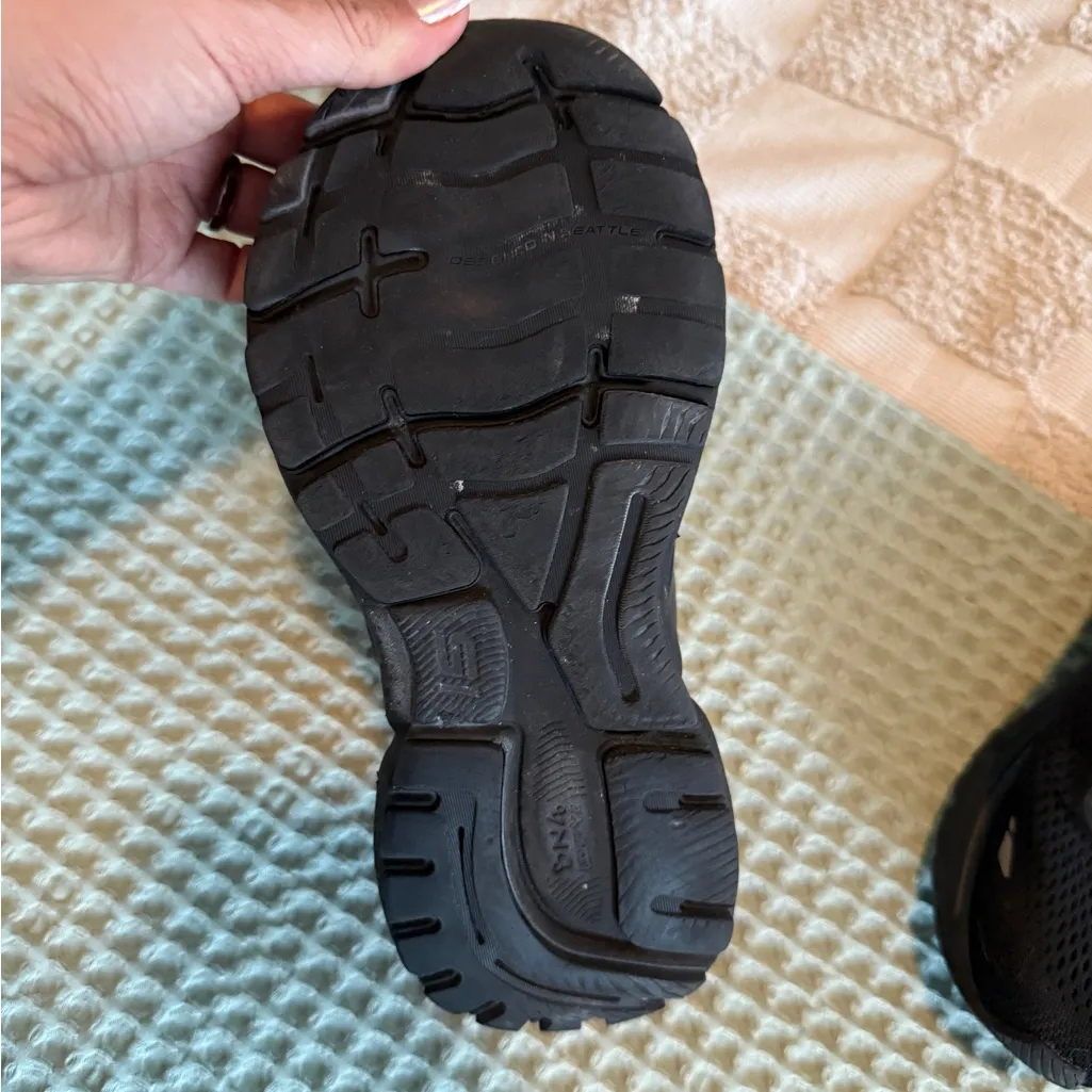 Brooks Ghost 15 Size 7.5 - Image 3