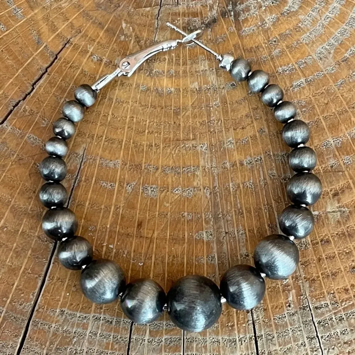 Navajo Style Pearl Graduated Hoop Earrings Silver - Image 2