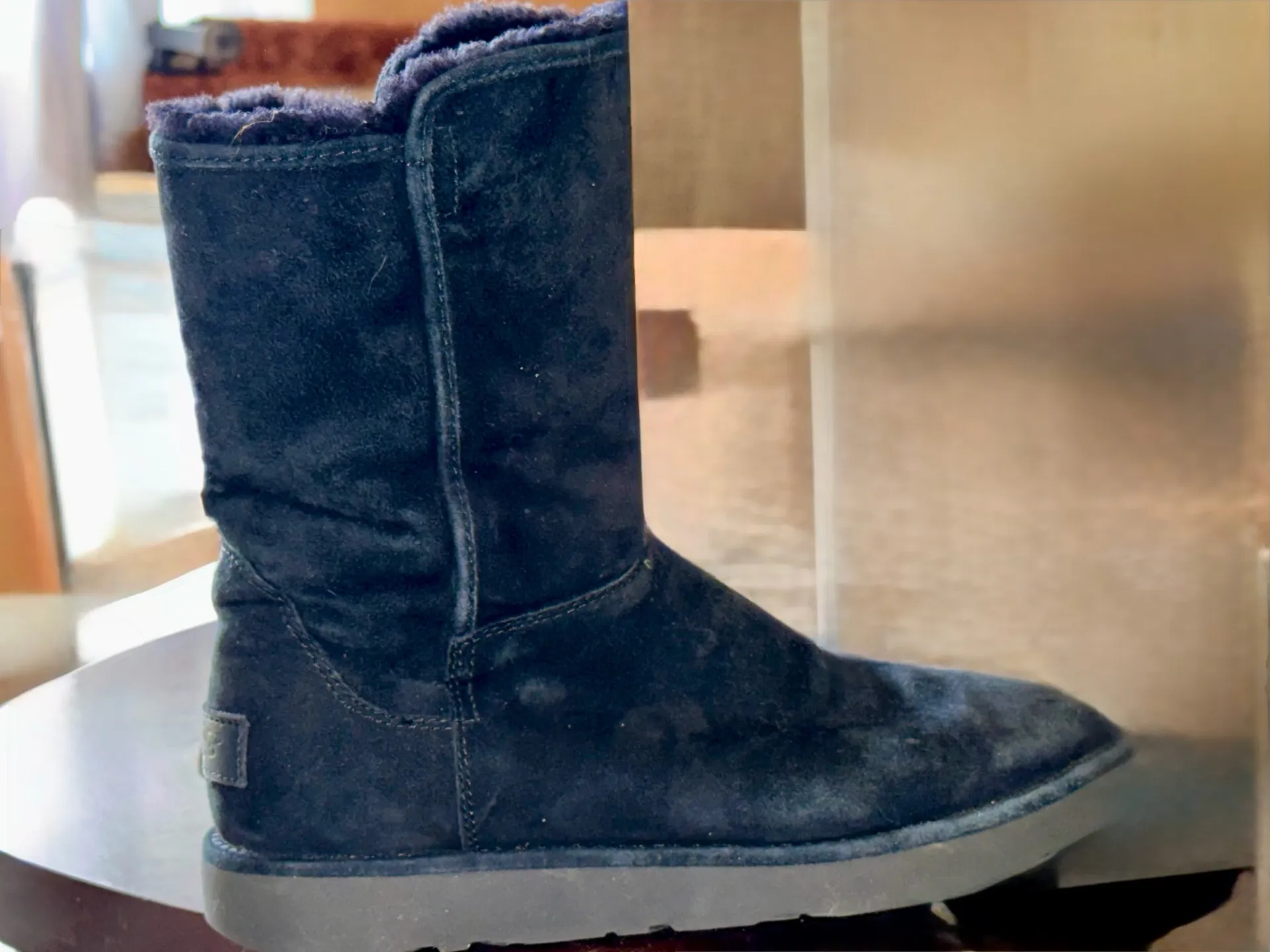 This is a pair of UGG Abree Short Il boots in black suede with a side zipper. Size 7 - Image 11