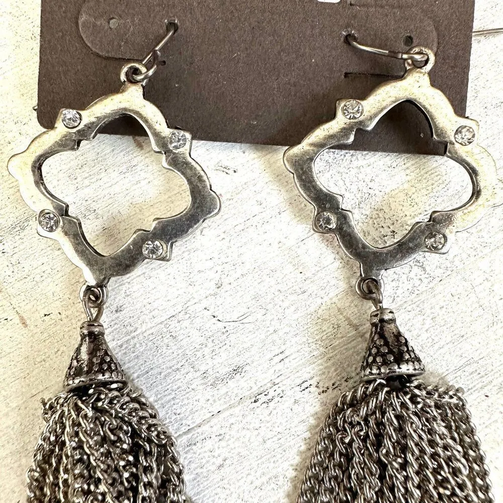 Chico’s long chain statement earrings - Image 8