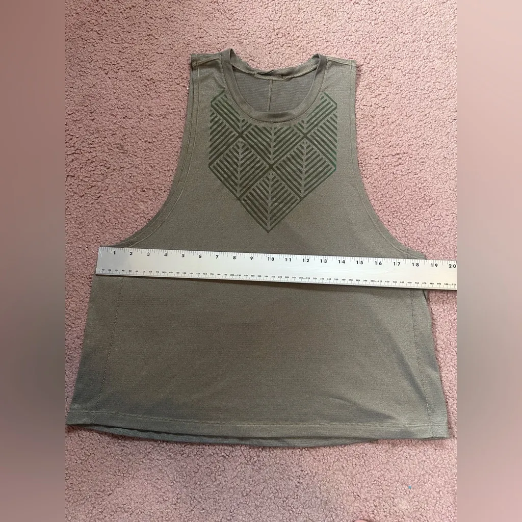 EUC Lululemon Cardio Squad Tank Gold Bronze Womens 8 Metallic Muscle Shirt - Image 5