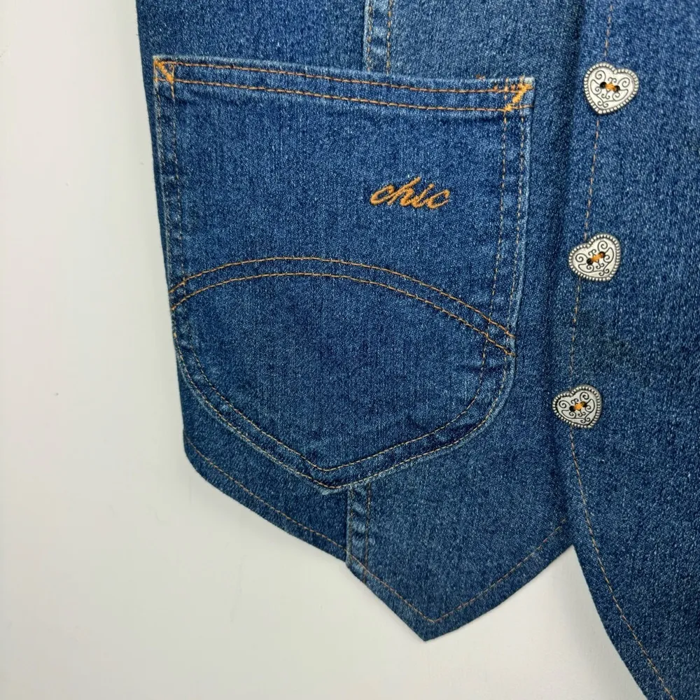Vtg Chic Denim Western Vest Dark Wash Heart Buttons Sz Medium Blue - Image 6