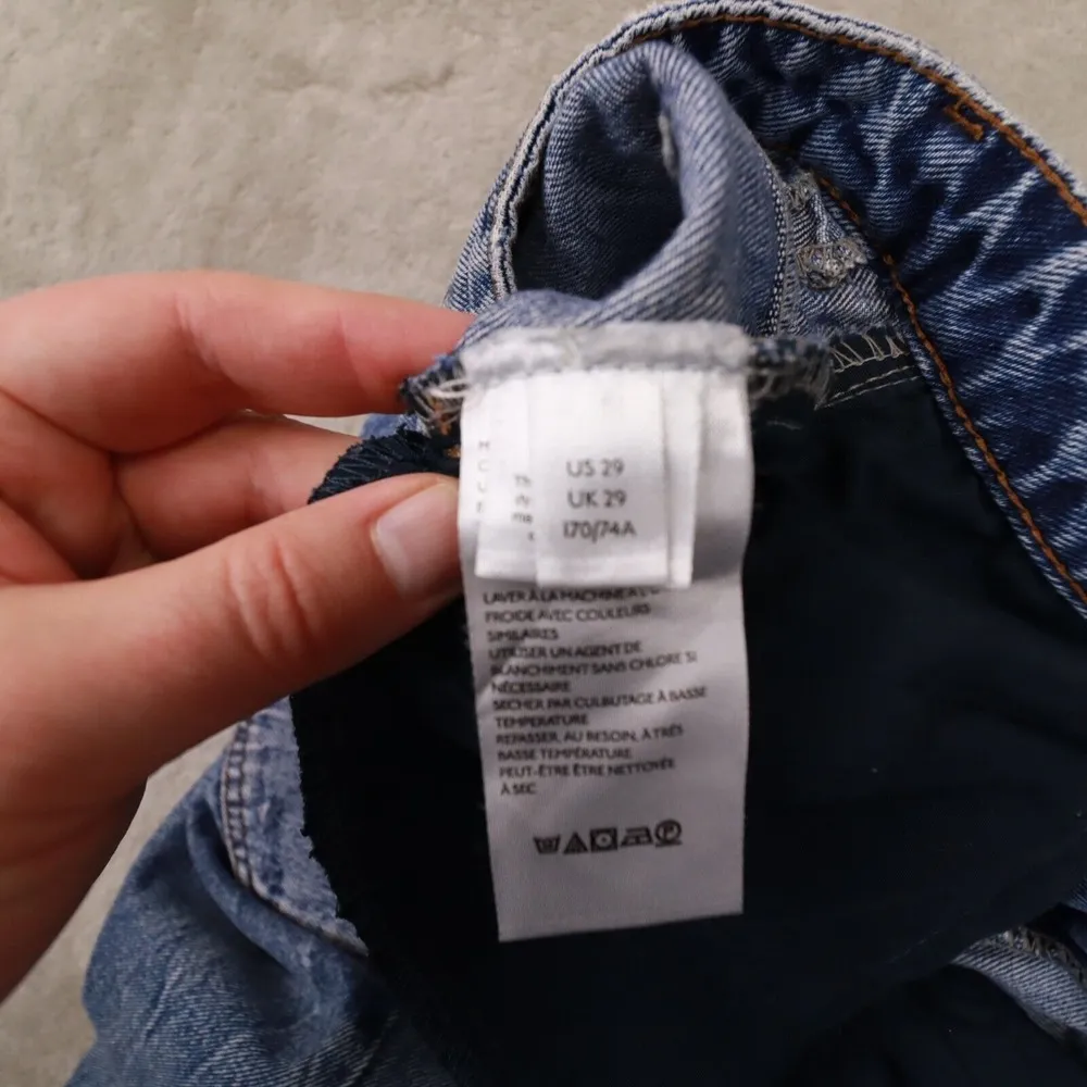 We The Free Women's High Rise Medium Wash Distressed Straight Leg Jeans size‎ 29 - Image 9