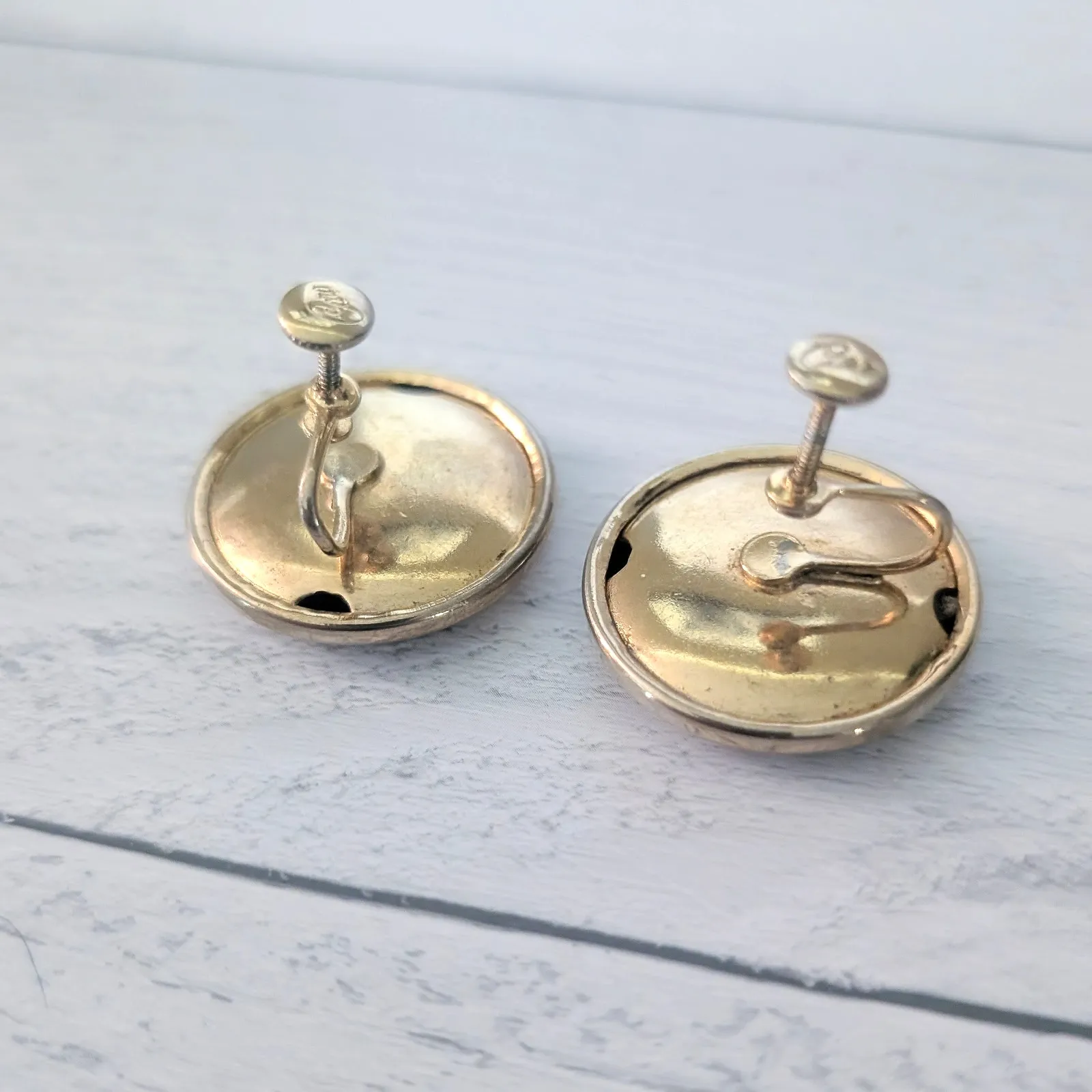 Vintage Coro Screw On Earrings Gold Tone Circular 1" - Image 5