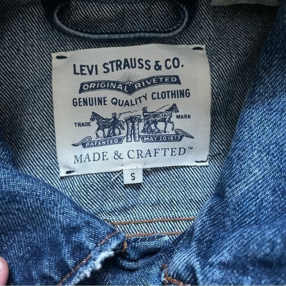 Levi's  Rose Floral Denim Jacket Size Small - Image 3