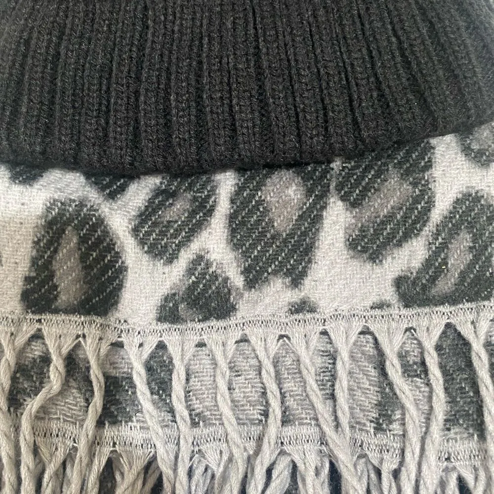 𝅺steve Madden Beanie & Shawl - Image 5